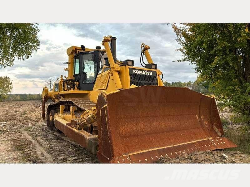 Komatsu D155AX-5 Buldozer sobre oruga