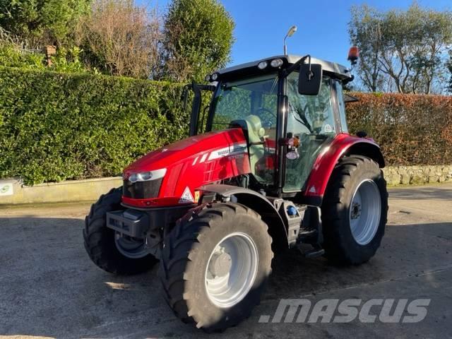 Massey Ferguson 5712 Tractores