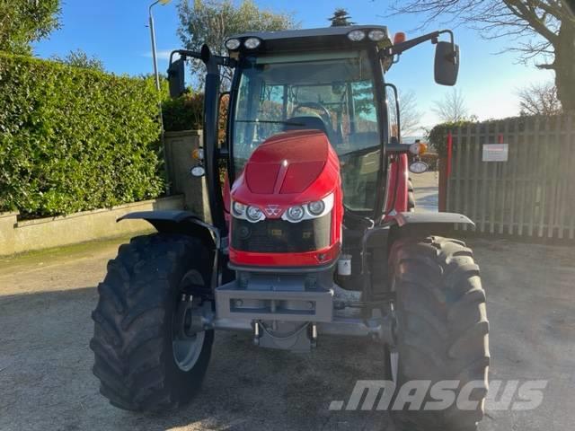 Massey Ferguson 5712 Tractores