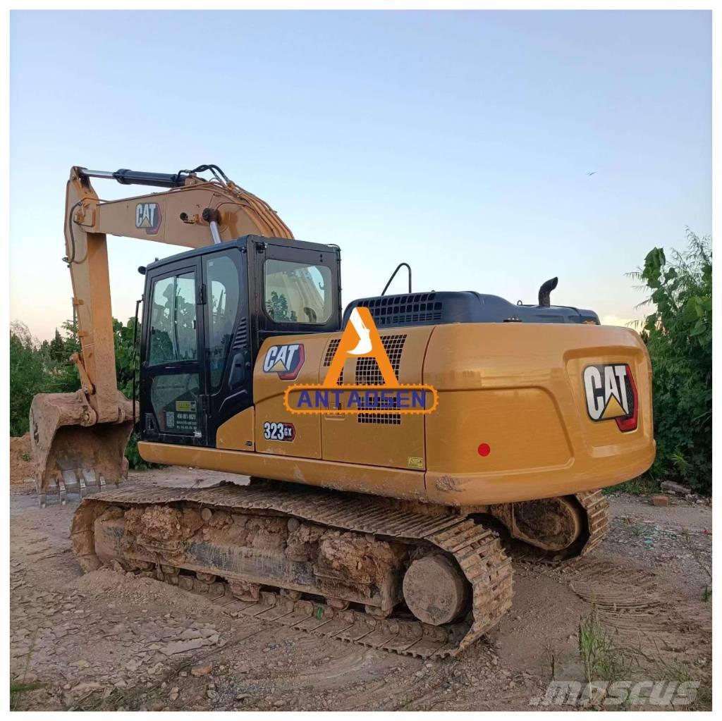 CAT CAT 323GX Excavadoras anfibio