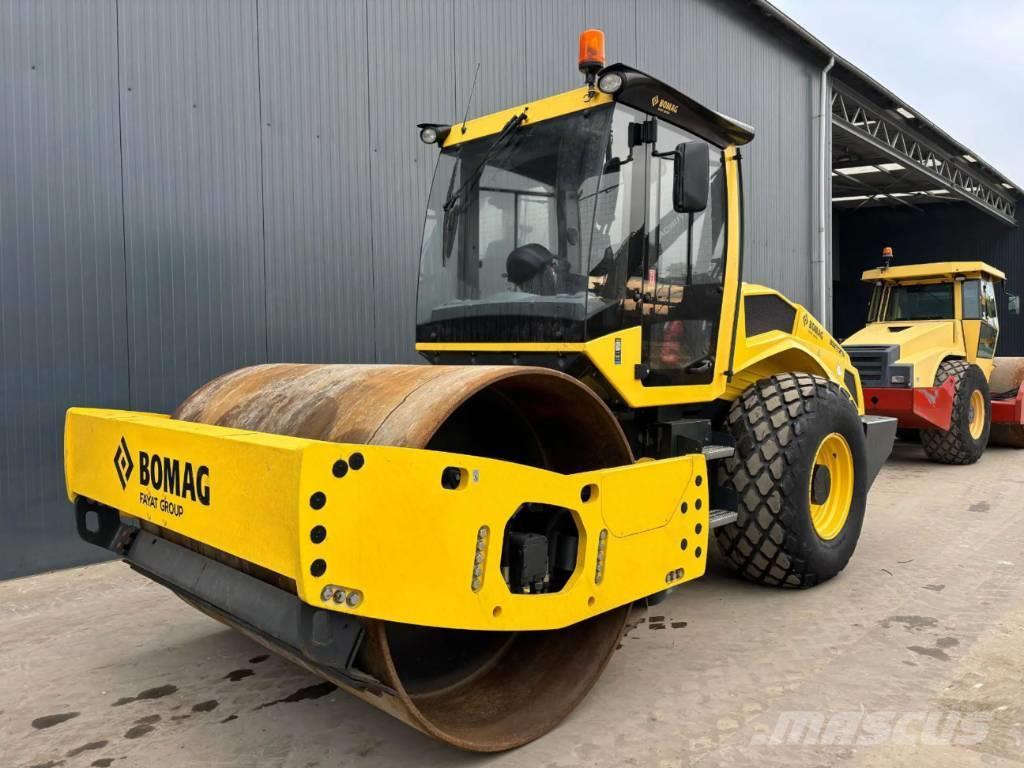 Bomag BW213D-5 Rodillos de un solo tambor