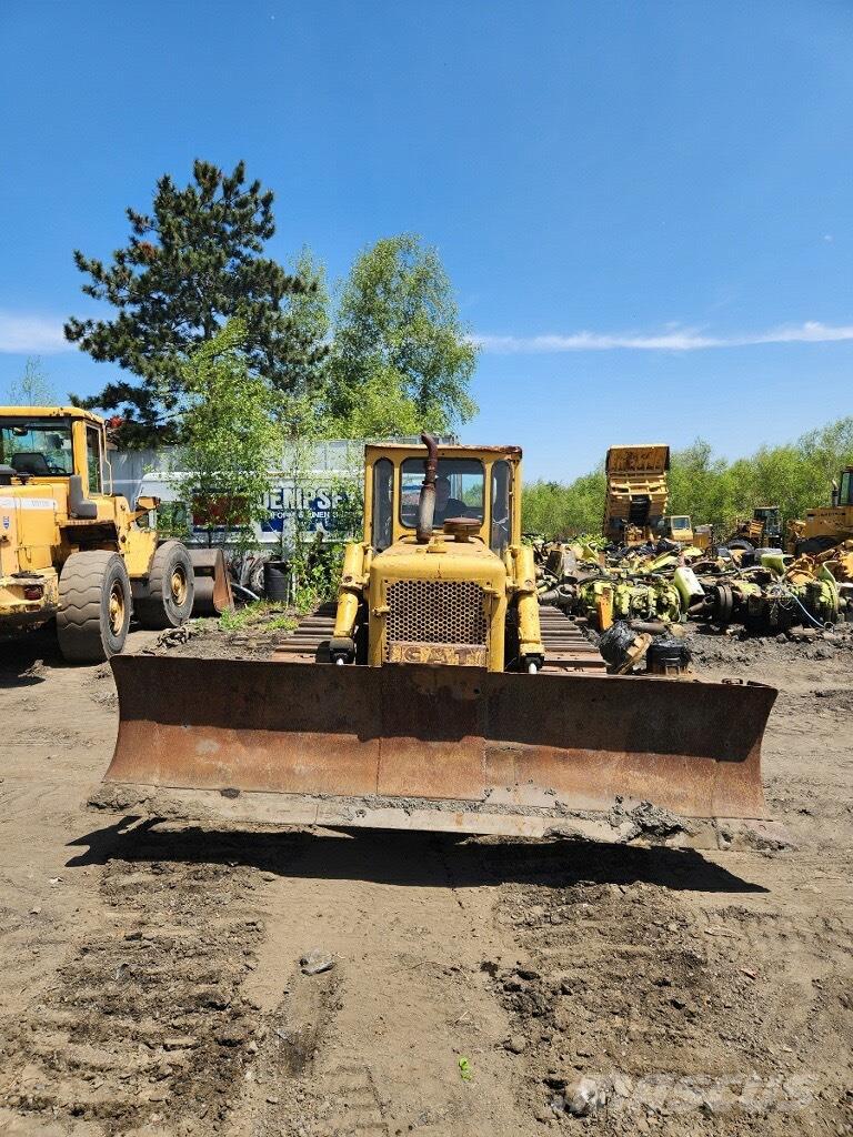 CAT D 6 Buldozer sobre oruga