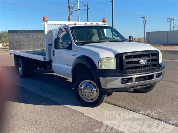 Ford F550 Camiones de cama baja