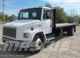 Freightliner FL60 Camiones de cama baja