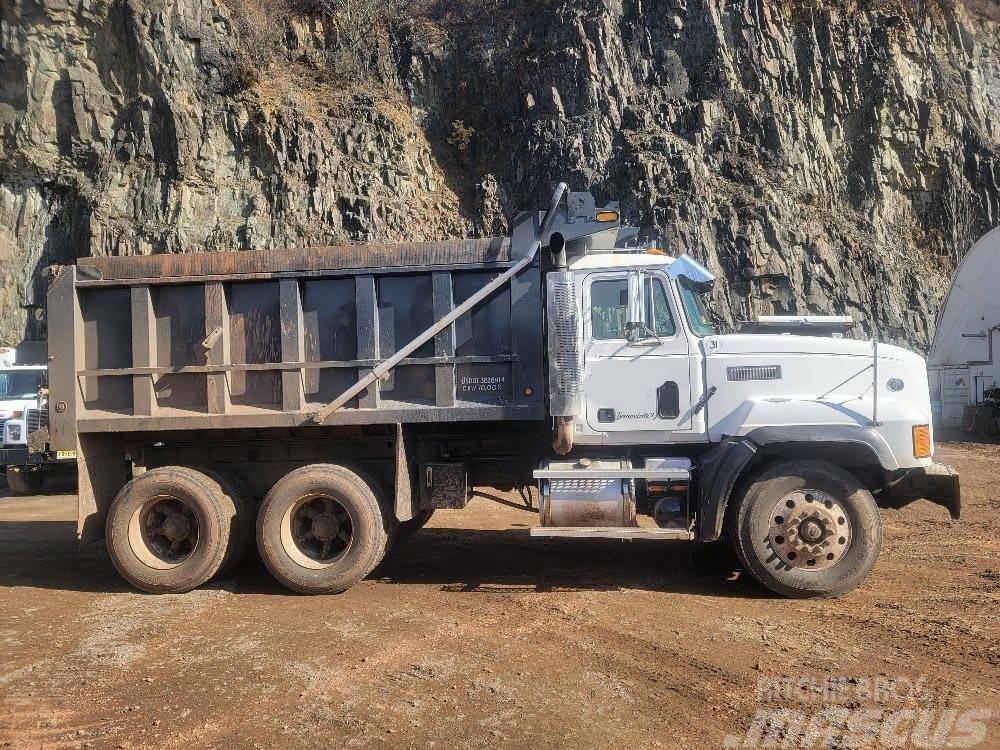 Mack CL 713 Bañeras basculantes usadas