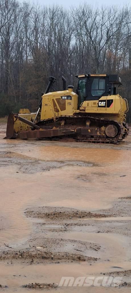 CAT D7E Buldozer sobre oruga