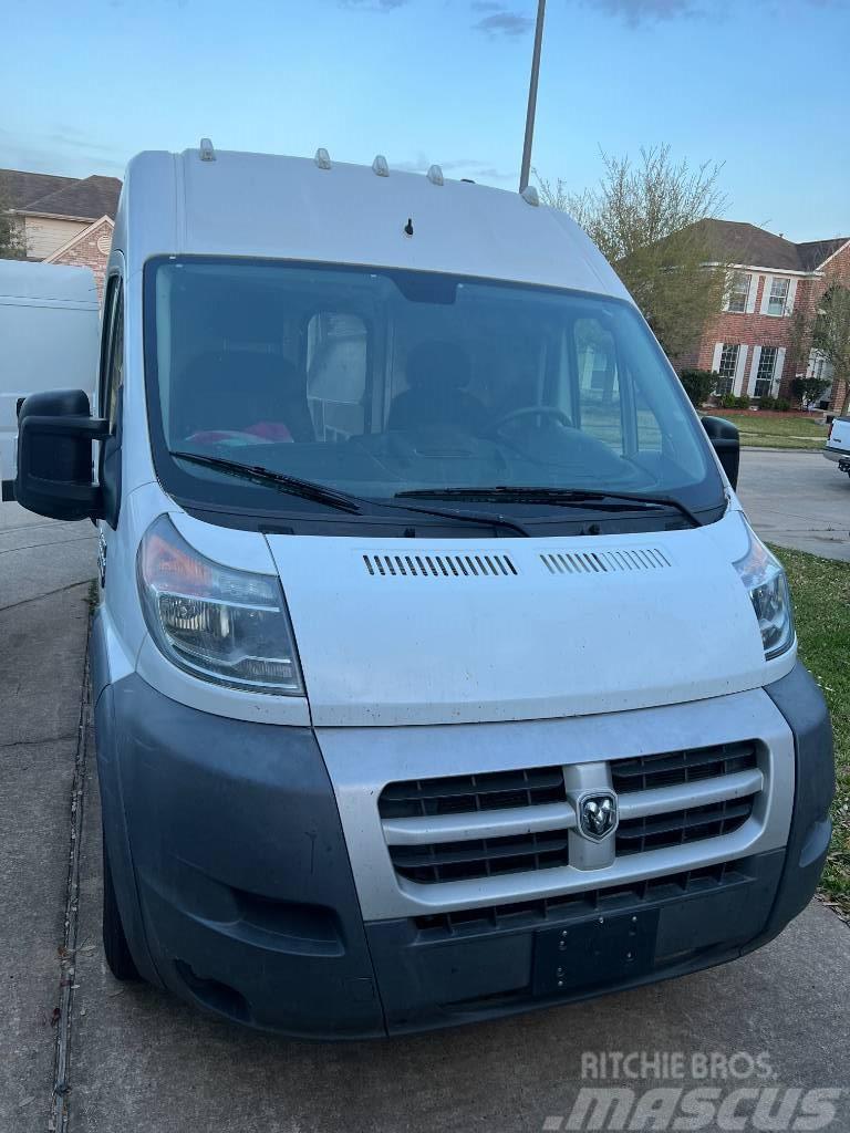 Dodge promaster Camiones con caja de remolque