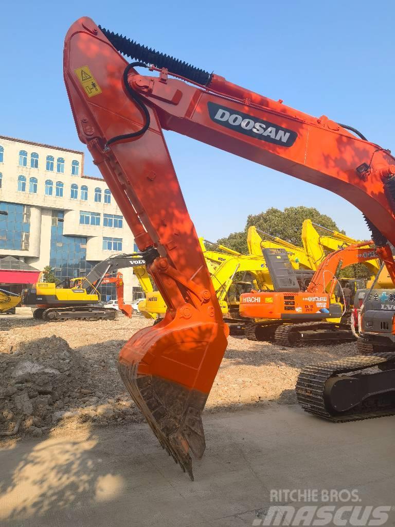 Hyundai 220LC-9S Excavadoras sobre orugas