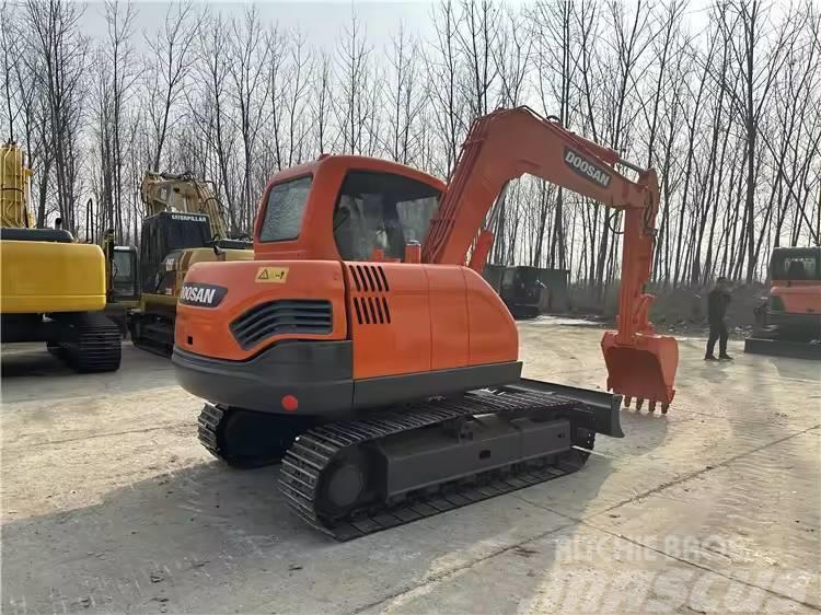 Doosan DX75 Excavadoras sobre orugas