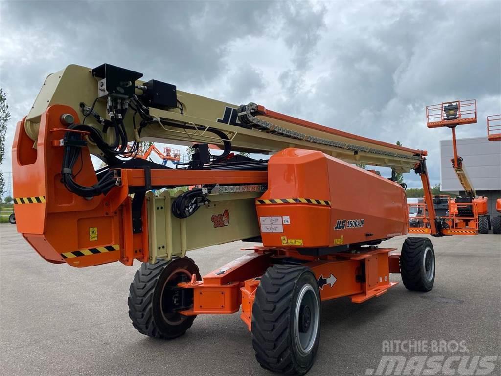 JLG 1500AJP Plataformas con brazo de elevación manual