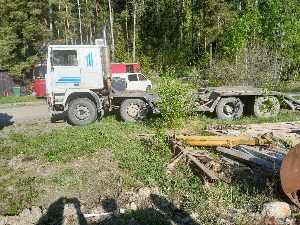 Volvo F12 Camiones de cama baja