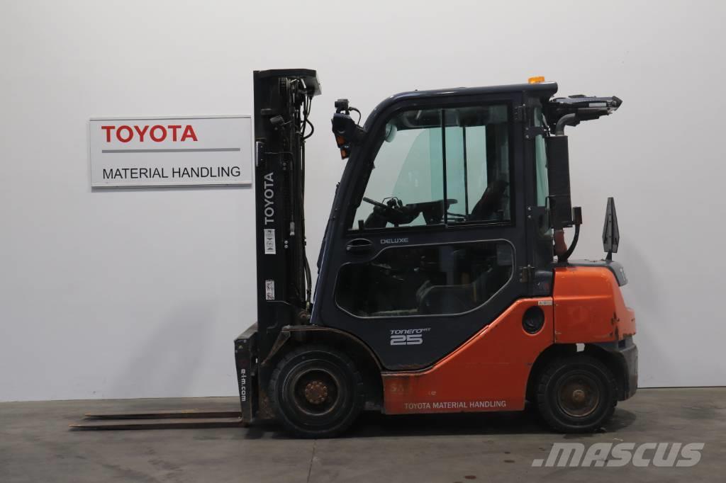 Toyota 06-8FD25F Camiones diesel