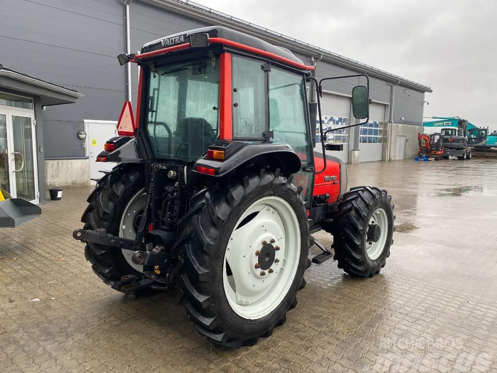 Valtra 700-4 Tractores