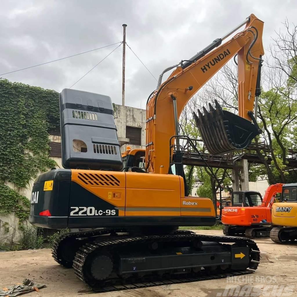 Hyundai 220LC-9S Excavadoras sobre orugas