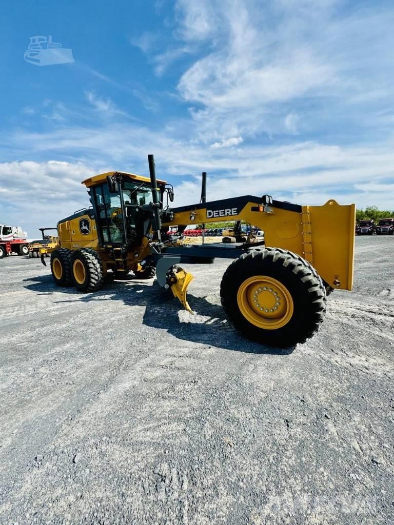 DEERE 672G Niveladoras