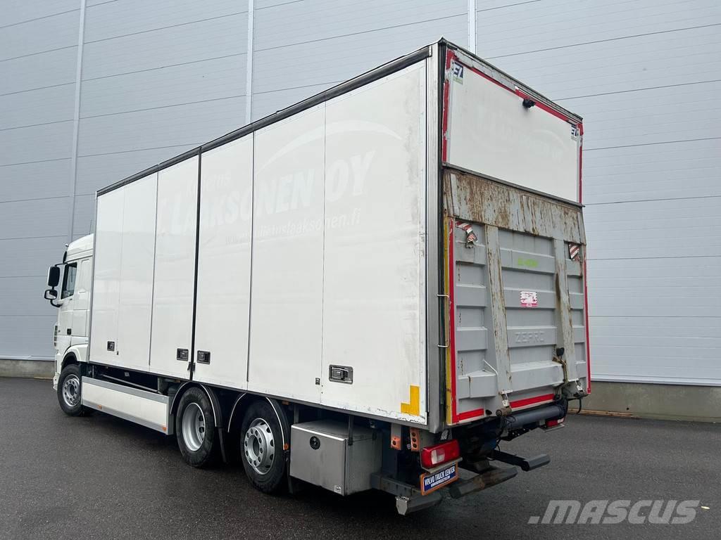 DAF XF Camiones con caja de remolque