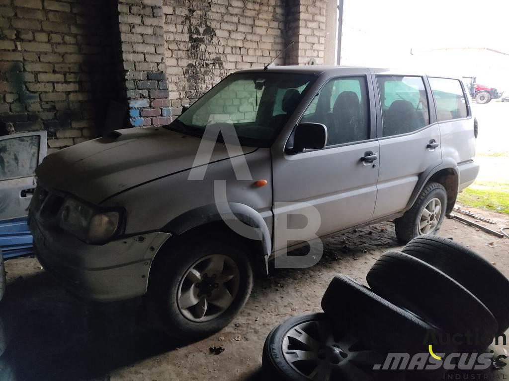 Nissan Terrano Carros