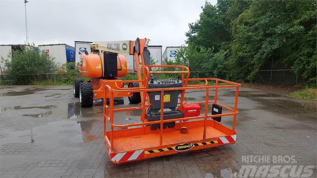 JLG 800AJ Plataformas con brazo de elevación manual