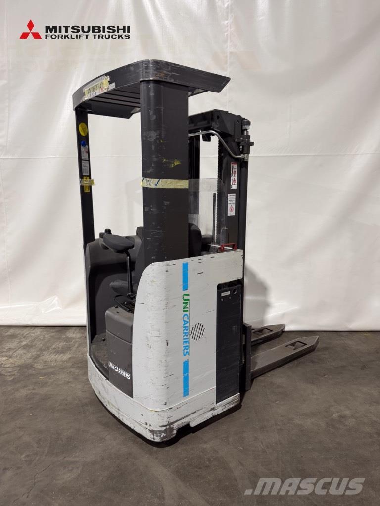 UniCarriers Fahrerquersitzstapler -160SDTFV435XJN - 3.504 Std. Carretillas de carga lateral