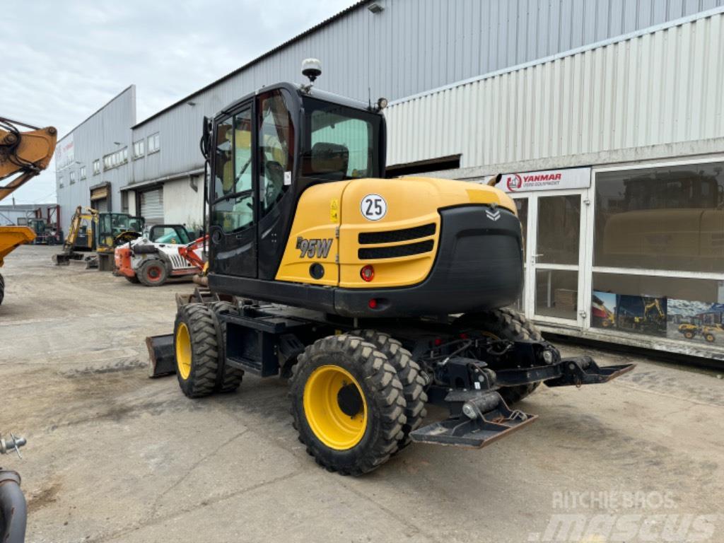 Yanmar B95W (40744) Excavadoras de ruedas