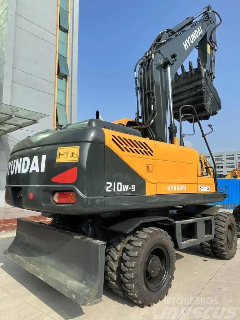 Hyundai R210W-9 Excavadoras de ruedas