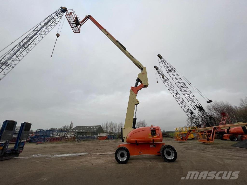 JLG 800 AJ Plataformas con brazo de elevación manual