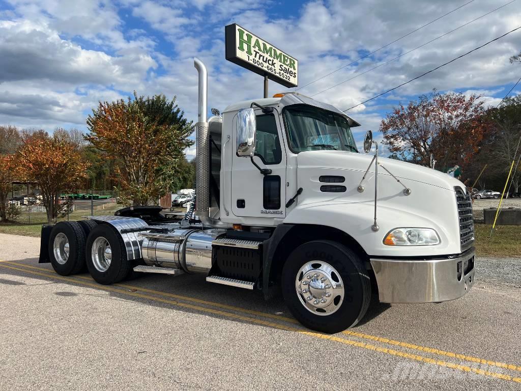 Mack CXU 613 Camiones tractor