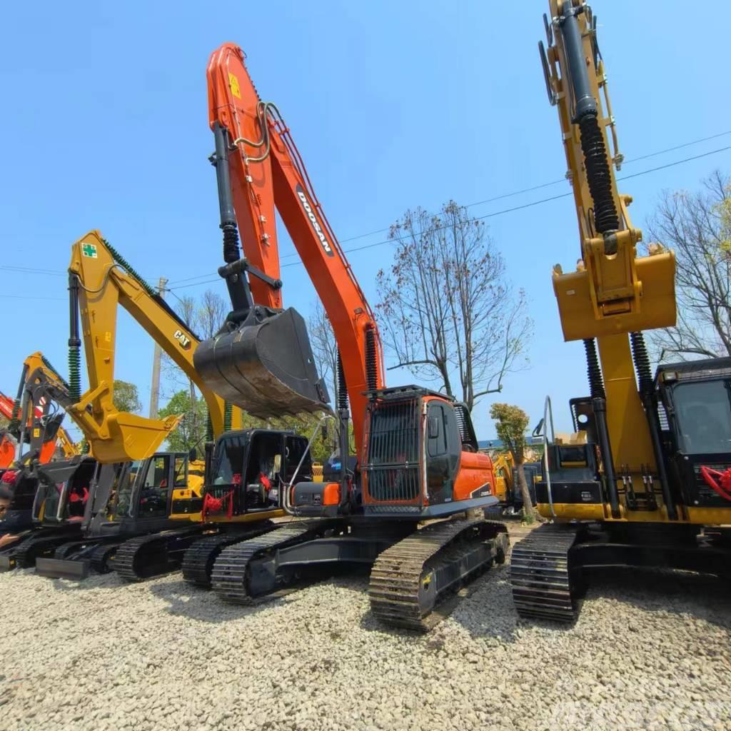 Doosan DX 225 Excavadoras sobre orugas