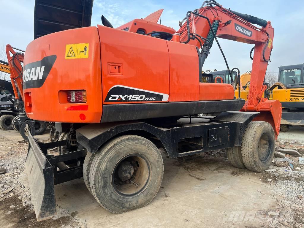 Doosan 150 Excavadoras de ruedas