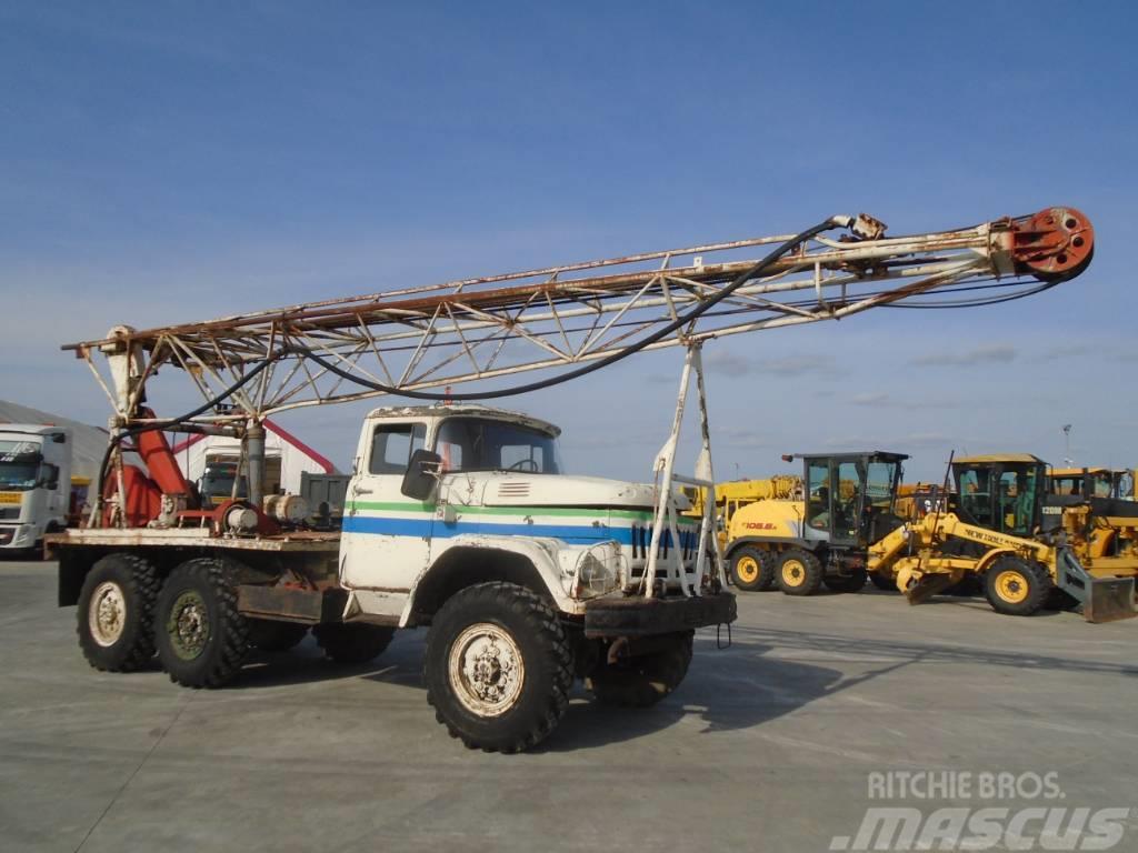  ZIL 6×6 Camiones de perforación móvil