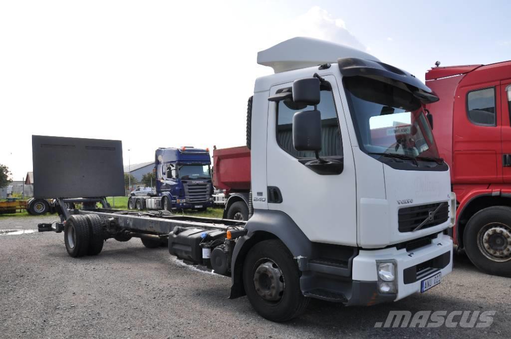 Volvo FL240 4x2 Camiones con chasís y cabina