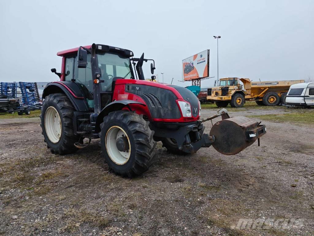 Valtra T 193 Tractores