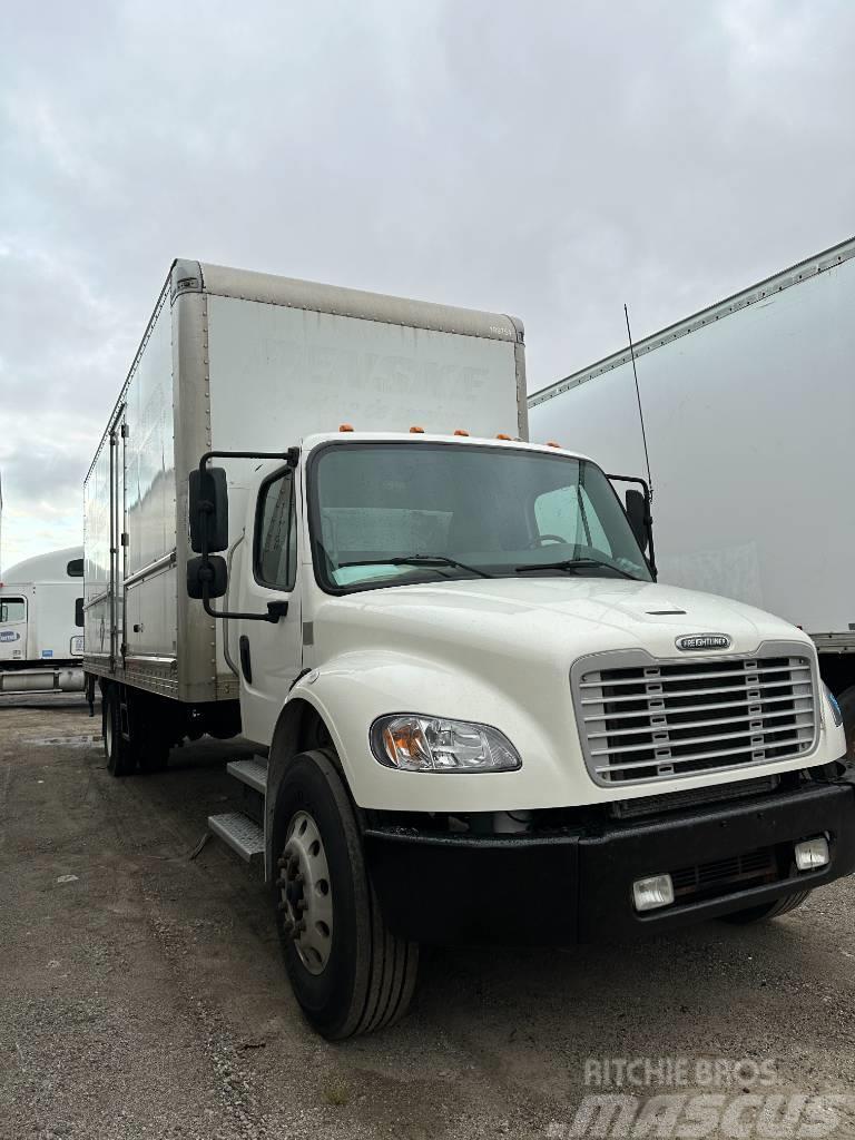 Freightliner M2 106 Camiones con caja de remolque