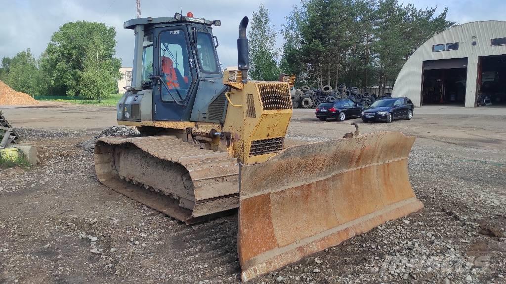 Komatsu D41P-6 Buldozer sobre oruga