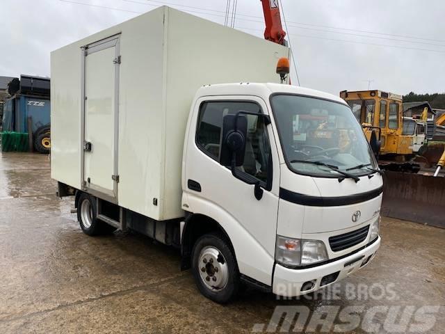 Toyota Dyna Vehículos de caha cerrada