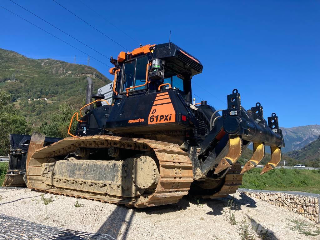 Komatsu D61PXI-24E0 Buldozer sobre oruga