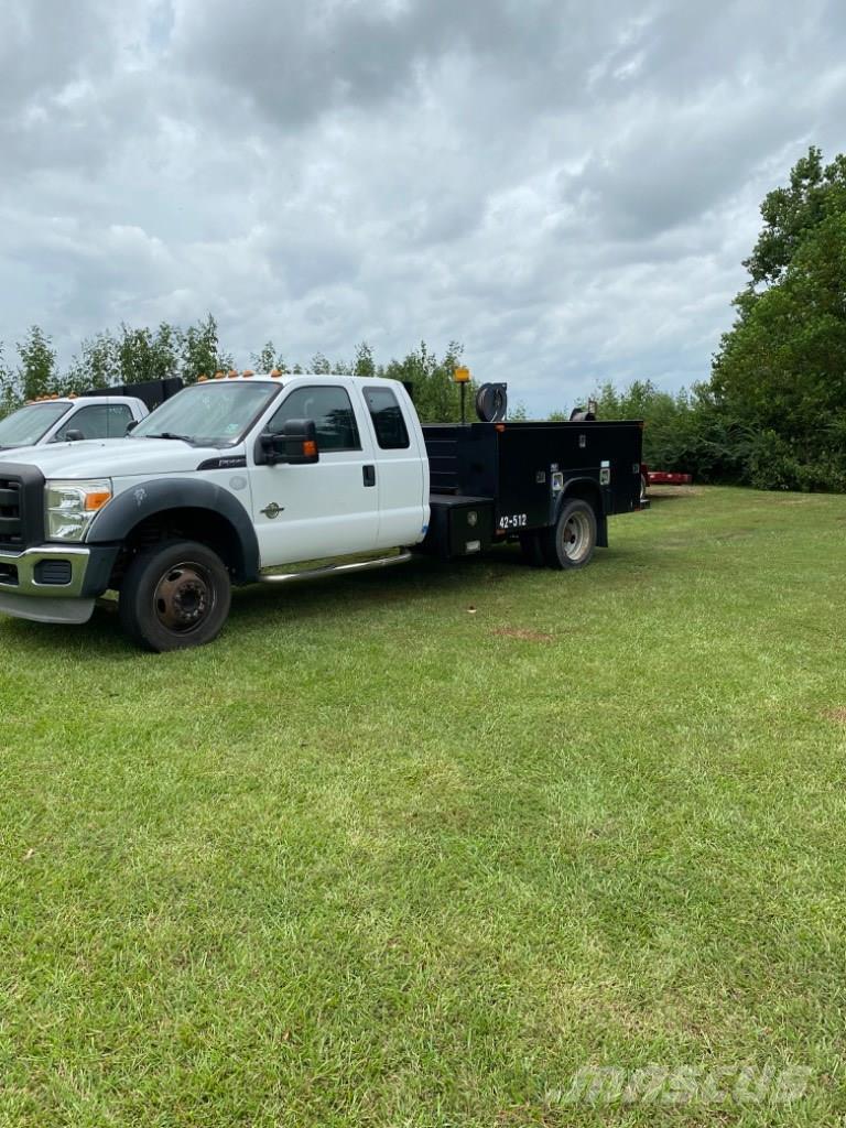 Ford F 550 Caja abierta/laterales abatibles