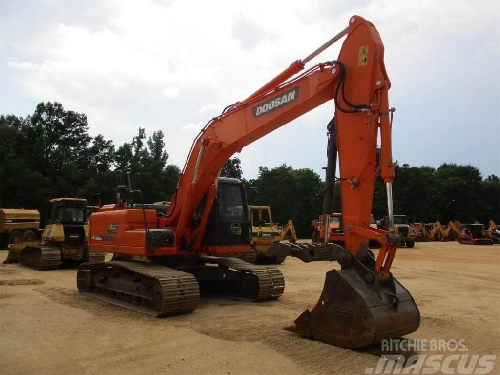 Doosan DX 225 Excavadoras sobre orugas