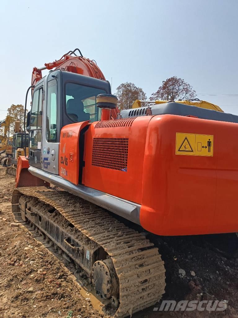 Hitachi ZX 240 Excavadoras sobre orugas