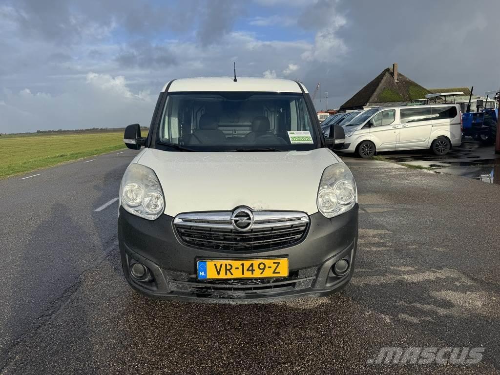 Opel Combo Vehículos de caha cerrada