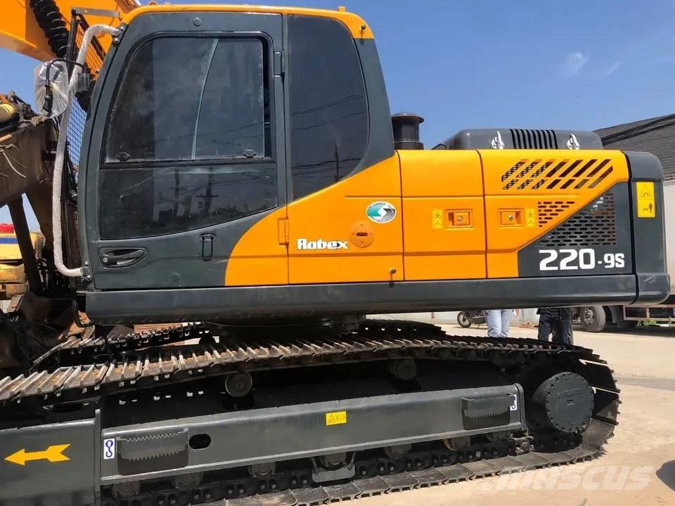 Hyundai R220-9s Excavadoras sobre orugas