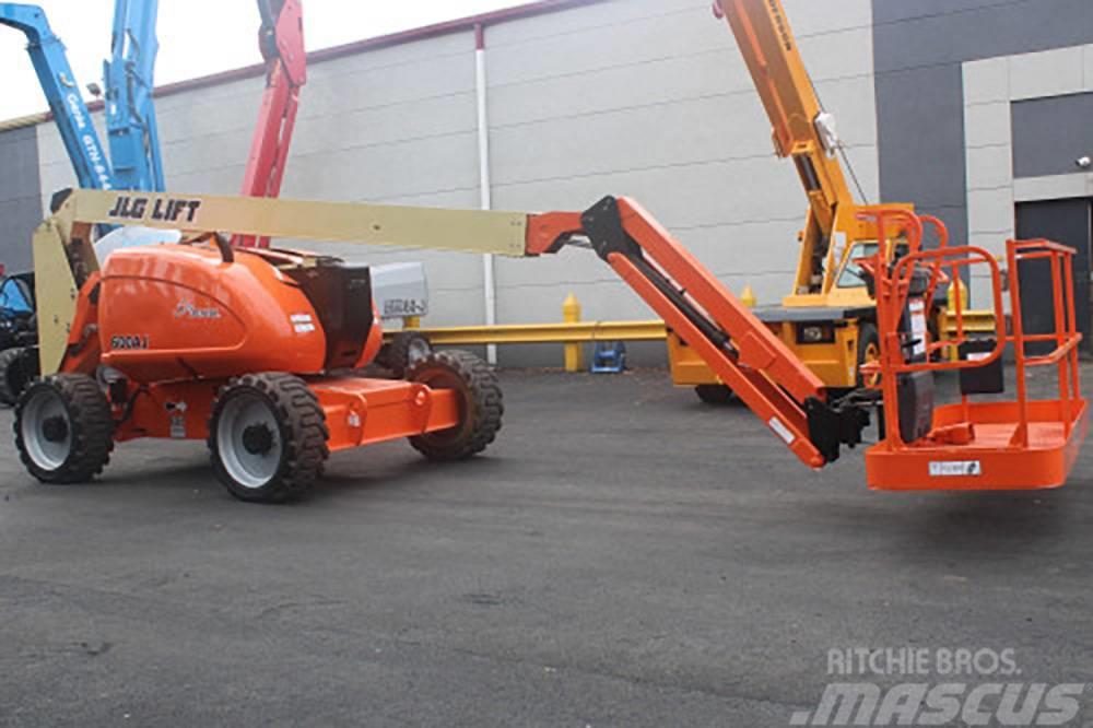 JLG 600 AJ Plataformas con brazo de elevación manual