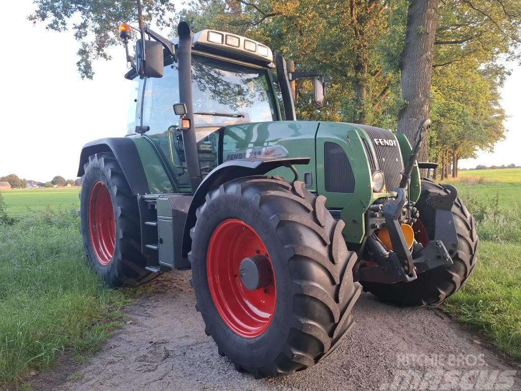 Fendt 712 Vario Tractores