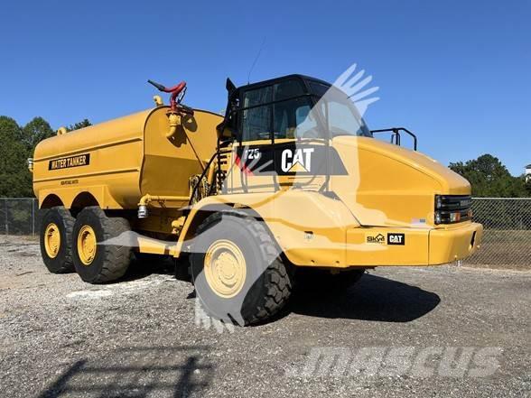 CAT 725 Camiones cisterna