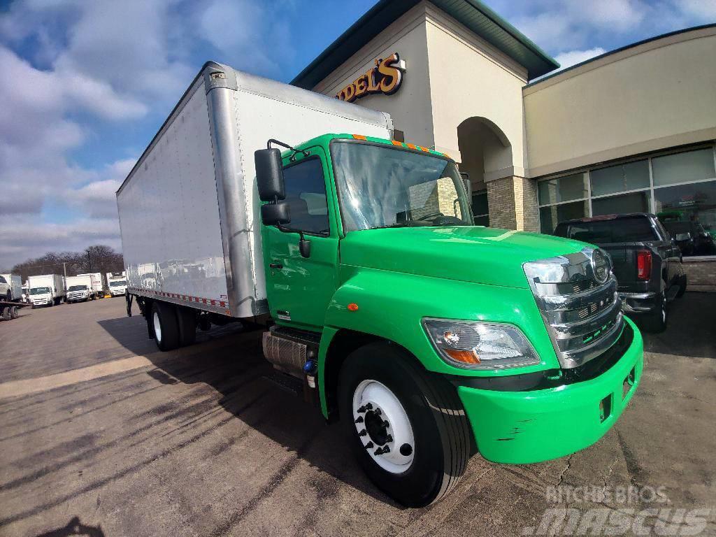 Hino 338 Camiones con caja de remolque