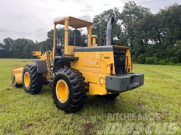 Komatsu WA 250 Cargadoras sobre ruedas