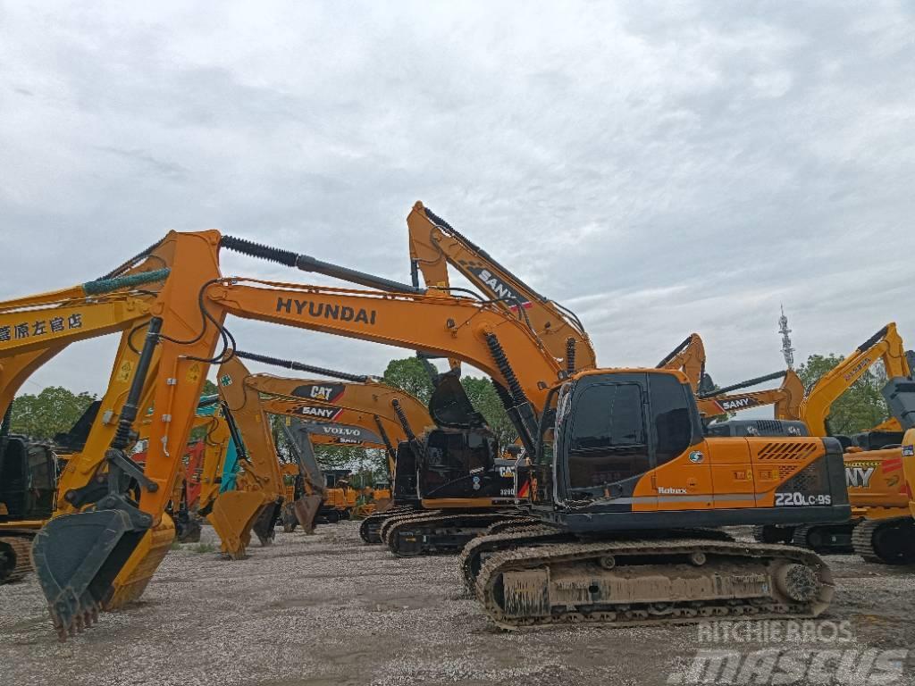 Hyundai 220LC-9S Excavadoras sobre orugas