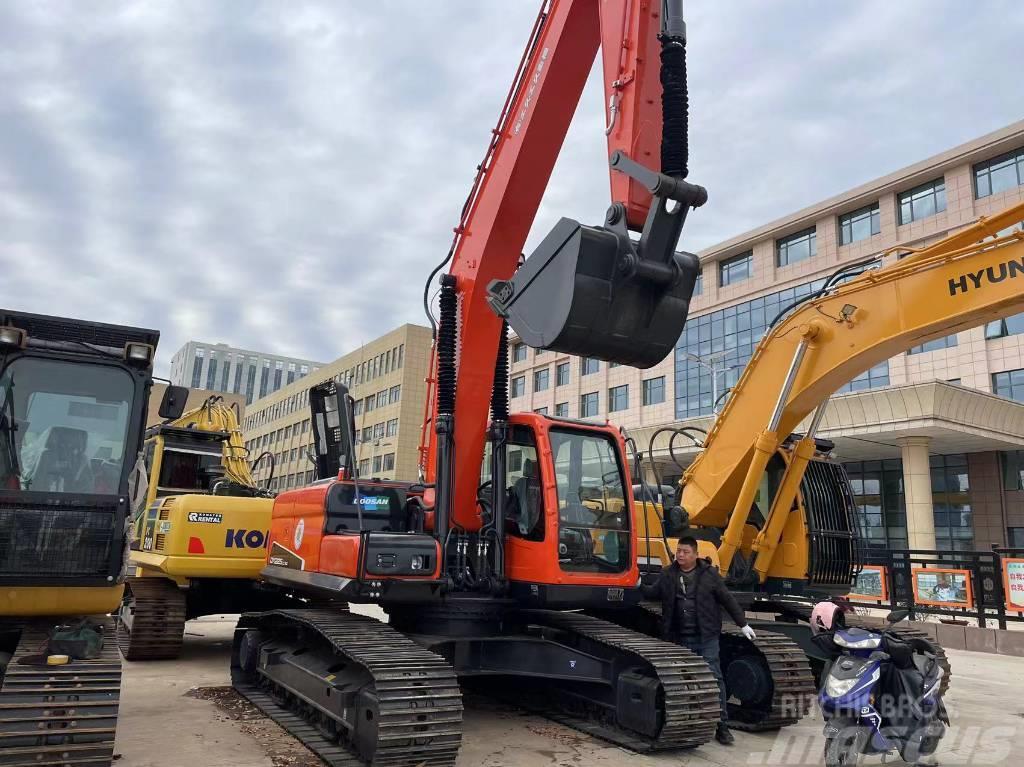 Doosan DX225 Excavadoras sobre orugas