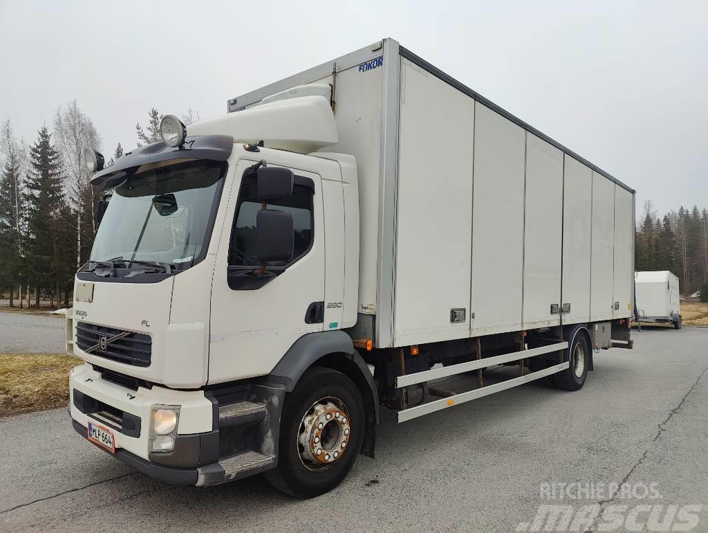 Volvo FL 260 Camiones con caja de remolque