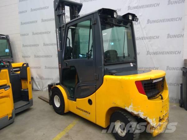 Jungheinrich DFG 435s Camiones diesel